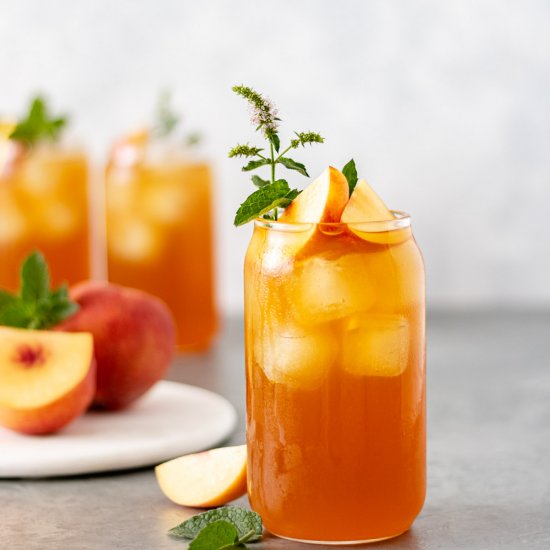 Summer Peach-Lavender Iced Tea