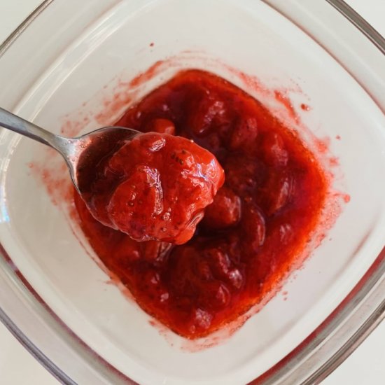 Easy Fresh Strawberry Sauce