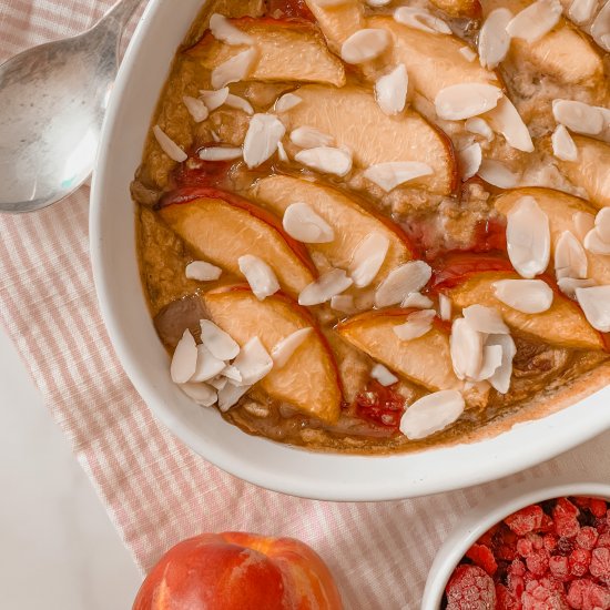 NECTARINE AND RASPBERRY BAKED OATS