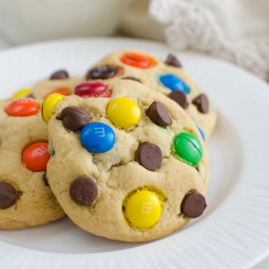 M&Ms Chocolate Chip Pudding Cookies