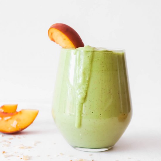 Creamy Peach Green Smoothie