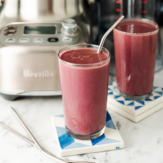 Beet, apple and spinach smoothie