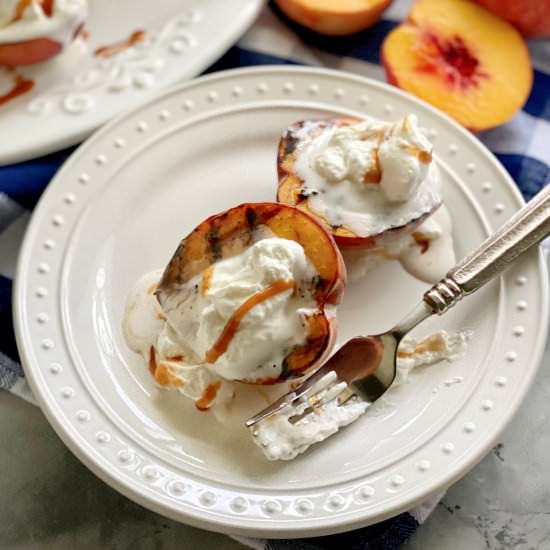 Grilled Peaches with Caramel Sauce