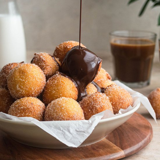 Easy Ricotta Doughnuts