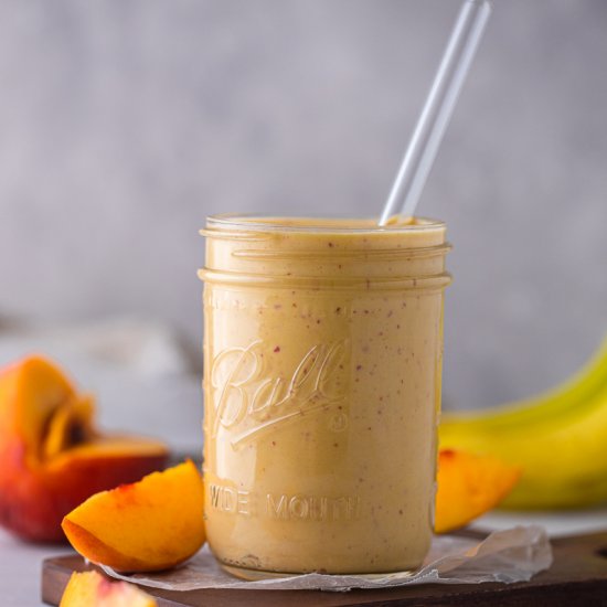 Banana peach smoothie