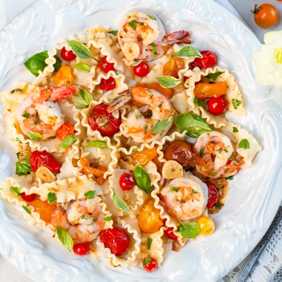 Burst tomatoes w pasta & shrimp