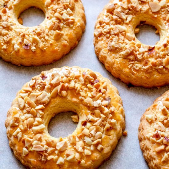 Peanut cookie ring