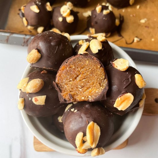 4 Ingredient Snickers Bliss Balls