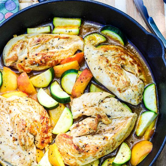 Chicken with Zucchini and Peachess