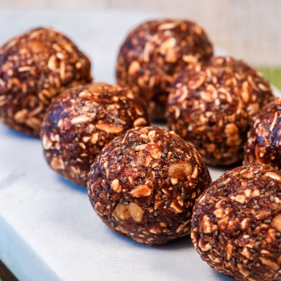 No-Bake Brownie Balls with Walnuts