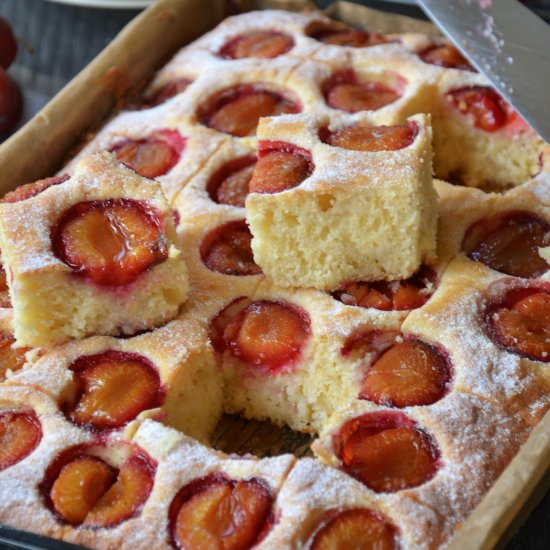 Easy and soft fresh plum cake