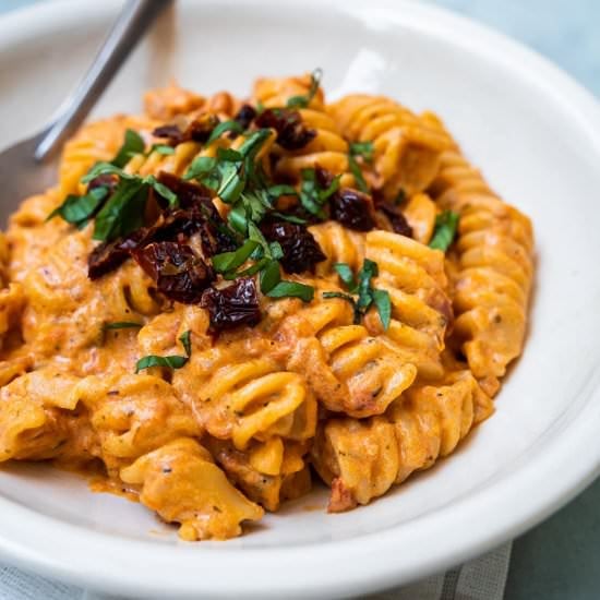 Vegan Creamy Tomato Pasta