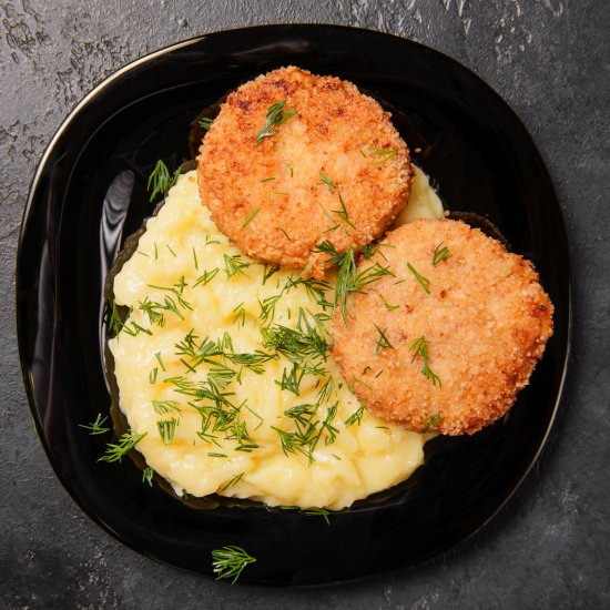 Salmon Croquettes with Dill Sauce