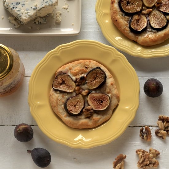 fig gorgonzola walnut honey pizza