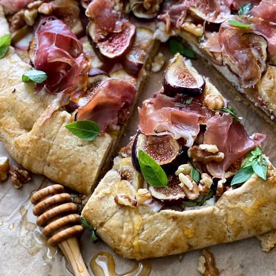 Galette With Figs And Prosciutto