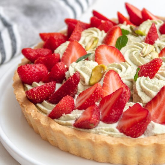 VeganStrawberry and Pistachio Tart