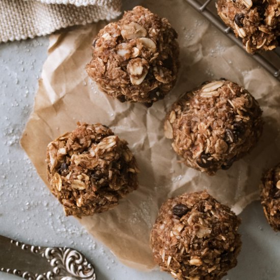 Peanut Butter Oatmeal Energy Balls