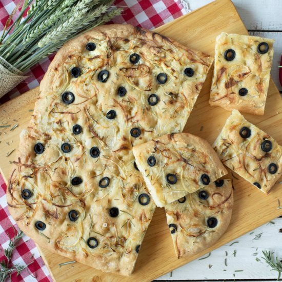 FOCACCIA DE  ACEITUNAS NEGRAS