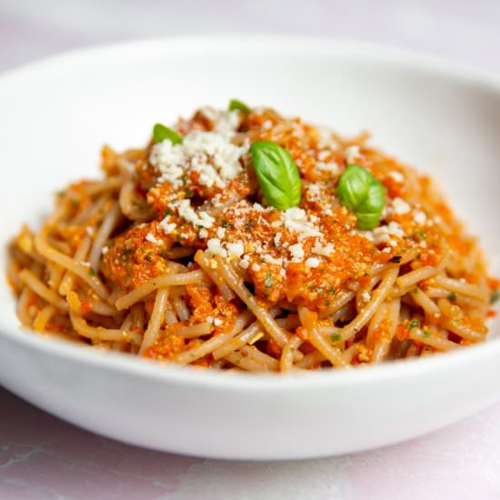 Roasted Red Pepper Pesto Pasta