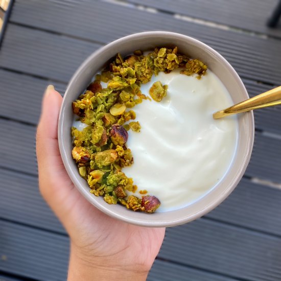 Easy and Crunchy Matcha Granola