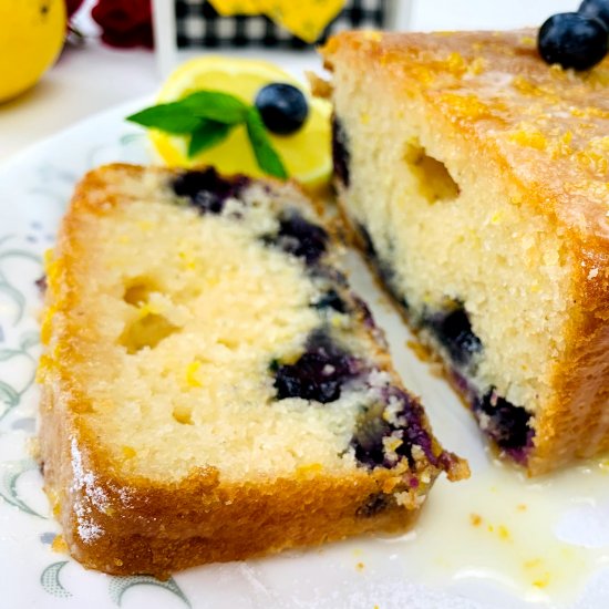 Lemon Blueberry Cake (Eggless)