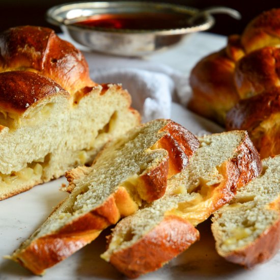 Honey Challah with Apples