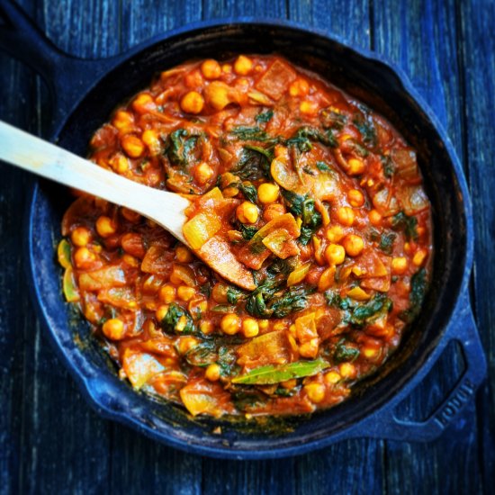 VEGAN CANNED CHICKPEA CURRY