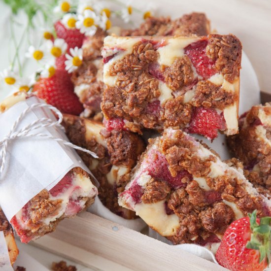 Strawberry Cheesecake Oatmeal Bars