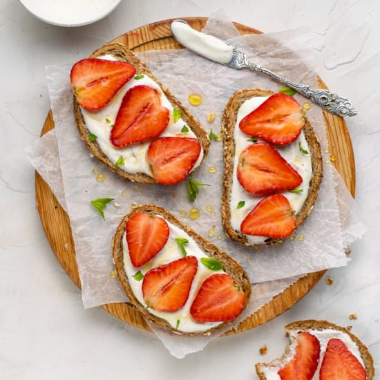 Strawberry Coconut Sandwich