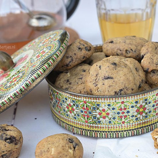 Oreo cookies with white chocolate