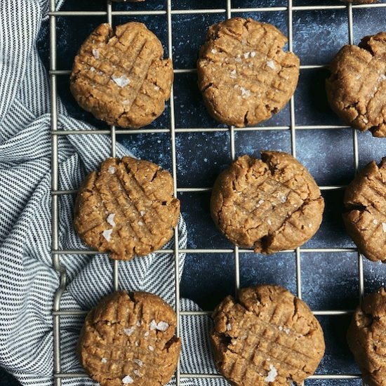 Easy Keto Peanut Butter Cookies