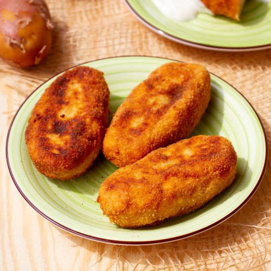 Potato croquettes with frankfurters