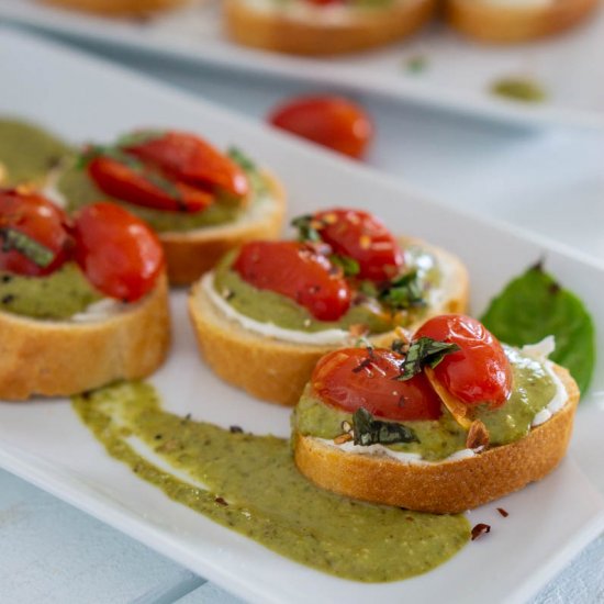 Creamy Pesto Crostini