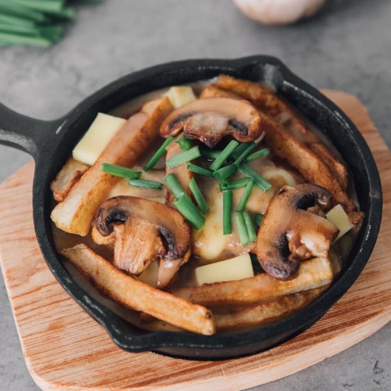 Vegetarian Poutine w/Mushroom Gravy