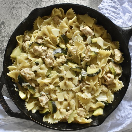 Chicken Alfredo Pasta + Zucchini