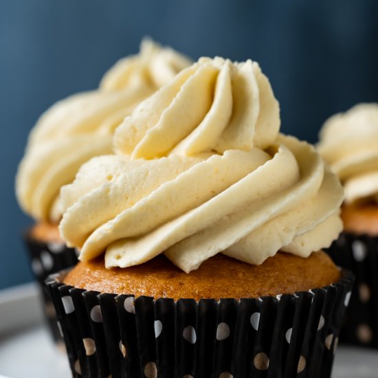 Eggless Vanilla Cupcakes