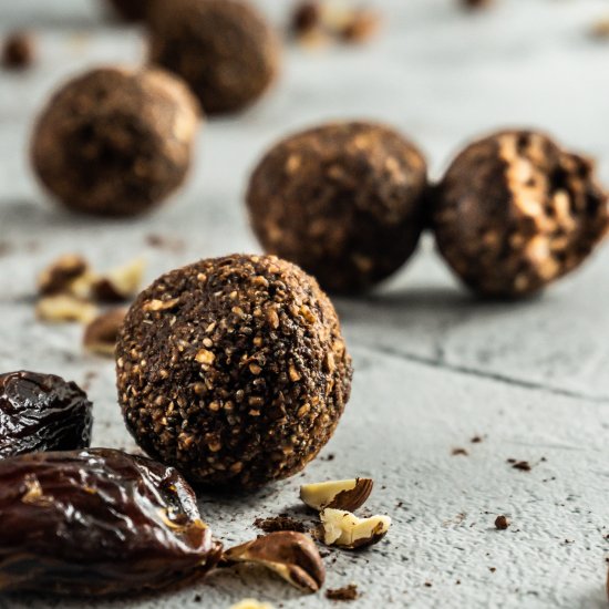 Chocolate Hazelnut Energy Balls