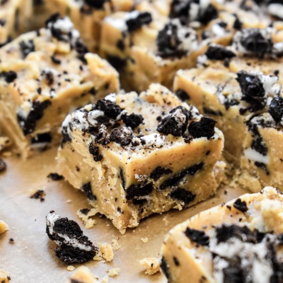 Easy Peanut Butter Oreo Fudge