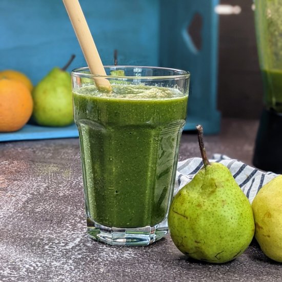 Green Pear & Lettuce Smoothie