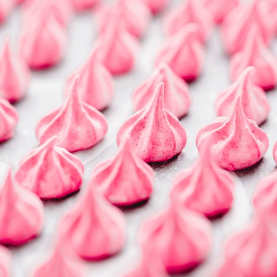 Vegan Meringue Kisses