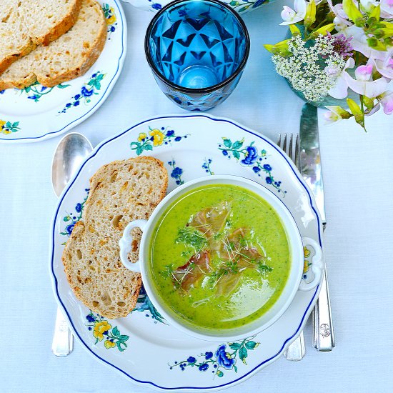 Spinach, Coconut & Courgette Soup