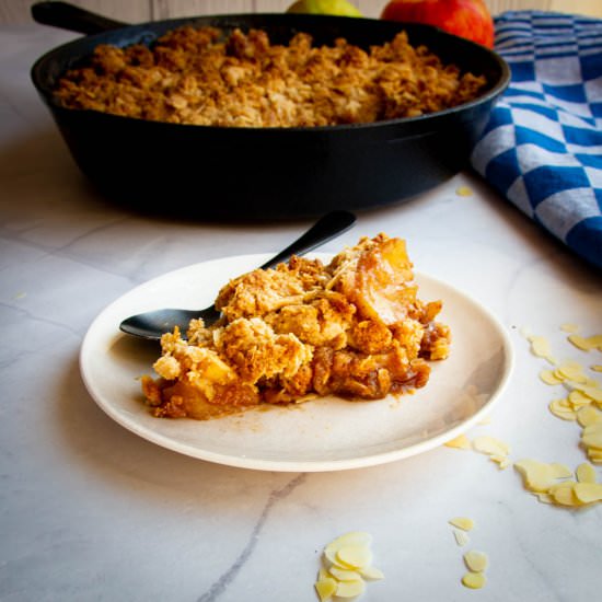 Easy, Buttery Cognac Apple Crisp