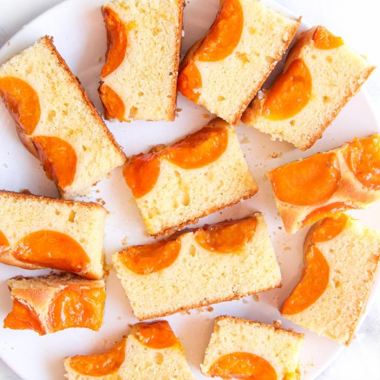 Easy Apricot Cake