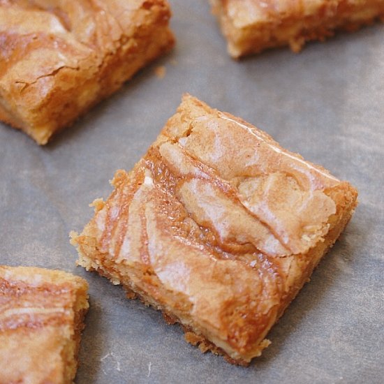 Salted caramel blondies