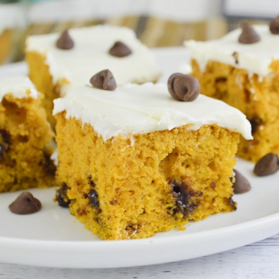 Easy Pumpkin Chocolate Chip Cake