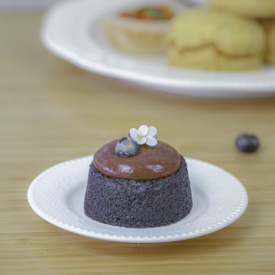 Vegan Chocolate Cream Mini Cakes