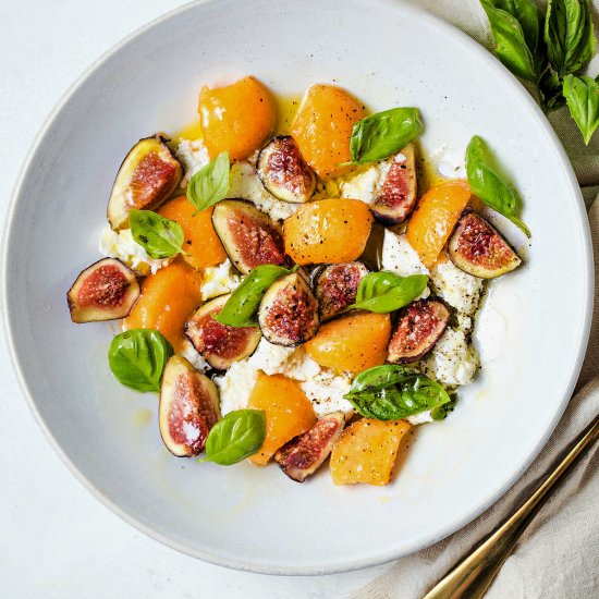 fig salad with mozzarella & melon