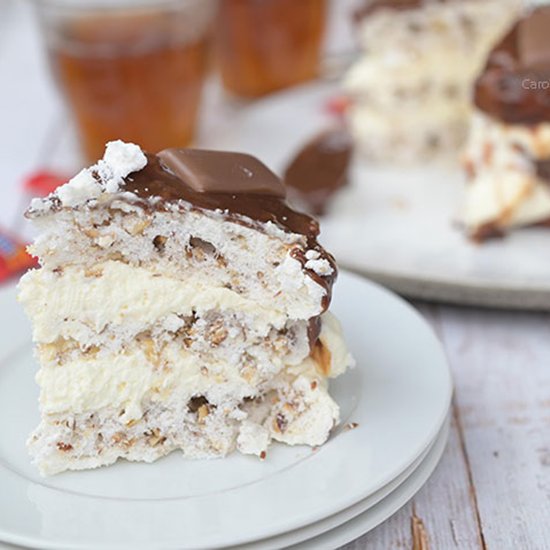 Almond meringue pie with Daim