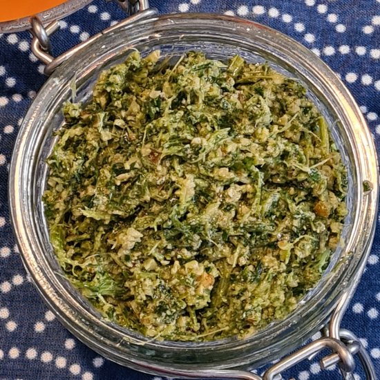 Vegan carrot top pesto sauce