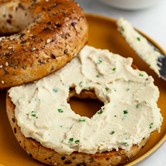 Garlic and Chive Cashew Cream Chees